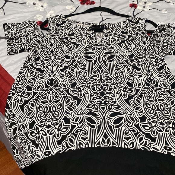 Rafaella Cold Shoulder Keyhole Blouse - Picture 9 of 10